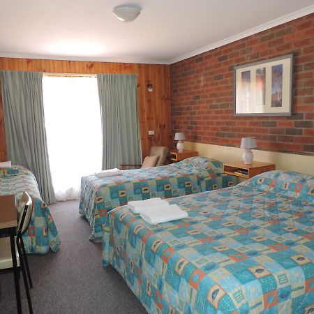 Tooleybuc Country Roads Motor Inn Exteriör bild