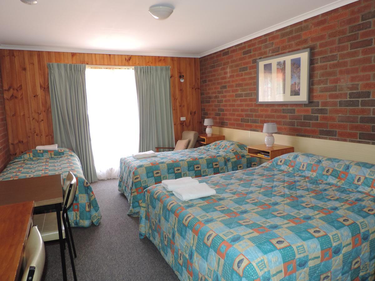 Tooleybuc Country Roads Motor Inn Exteriör bild