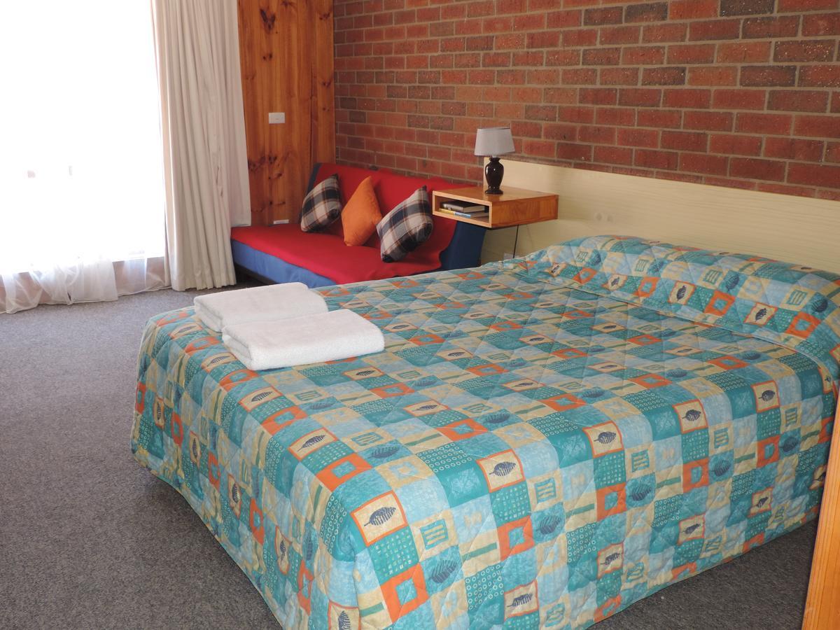 Tooleybuc Country Roads Motor Inn Exteriör bild
