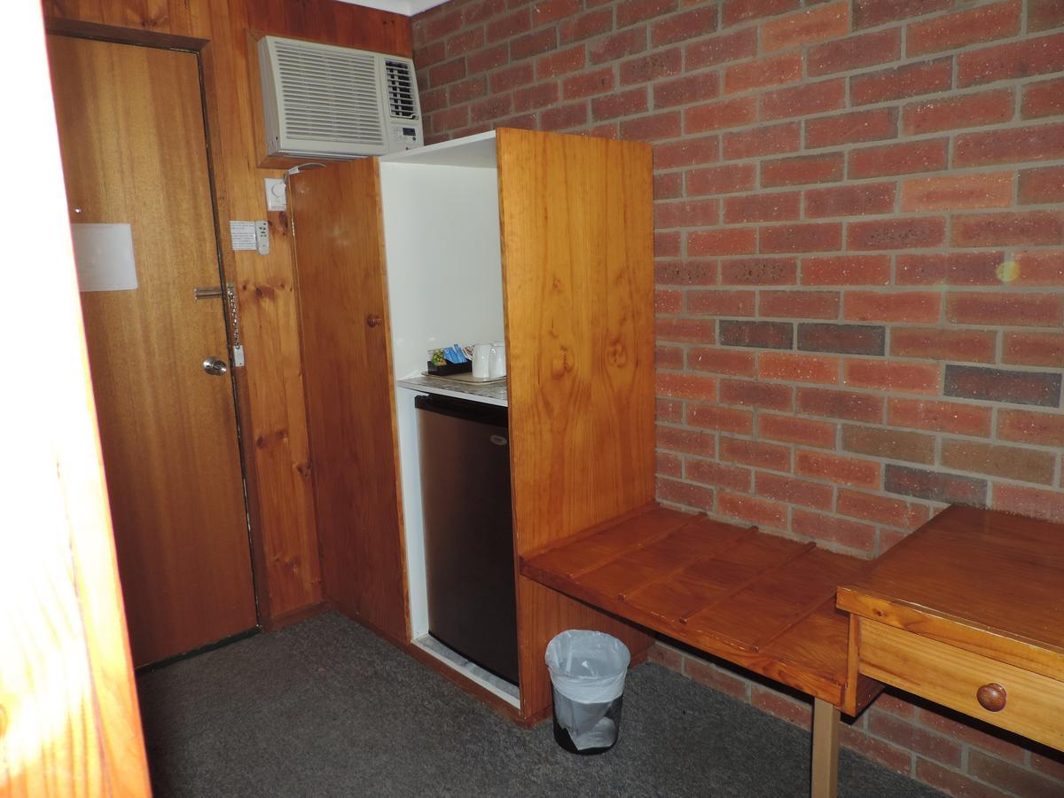 Tooleybuc Country Roads Motor Inn Exteriör bild