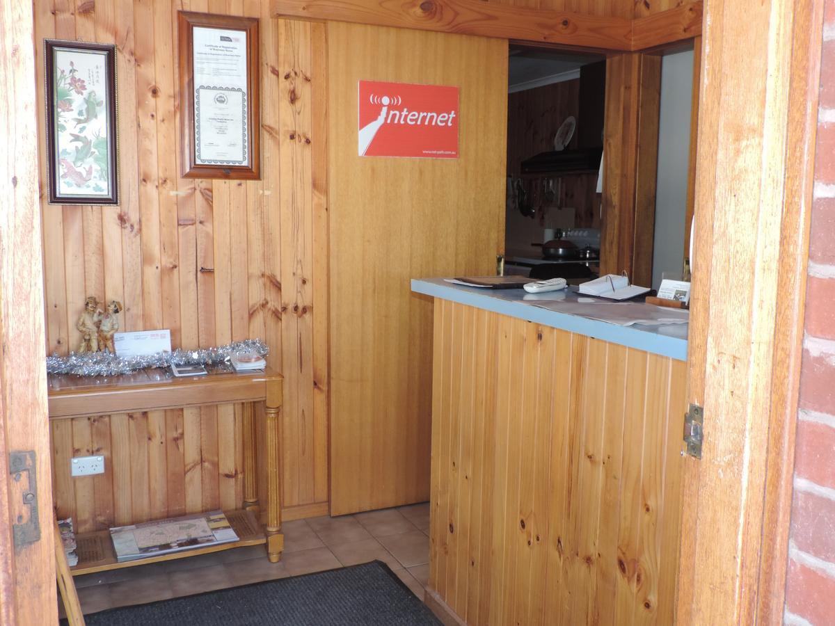 Tooleybuc Country Roads Motor Inn Exteriör bild